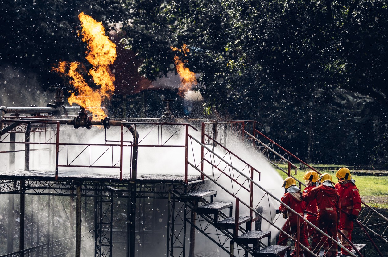 How Onsite Fire and Rescue Teams Are Essential to Petrochemical Safety