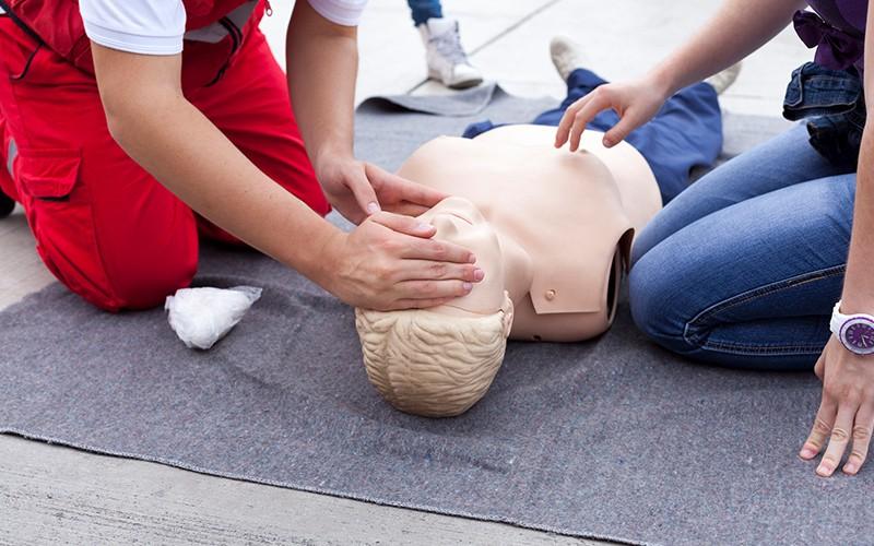 Why Standard First Aid Training Shouldn’t Be Optional